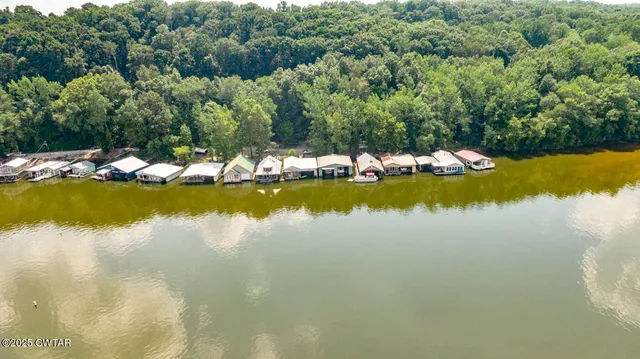 a view of a lake with houses