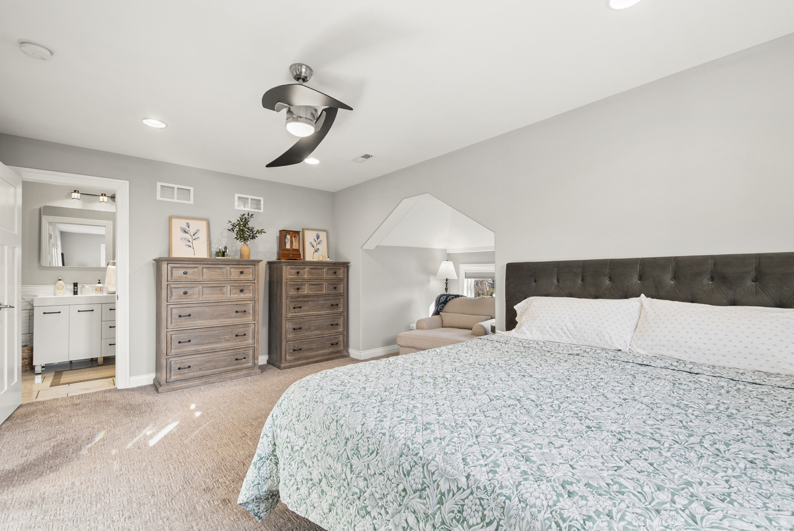 1885 West 108th Place Chicago, IL 60643 - Photo 19 of 31 a bedroom with a large bed and closet