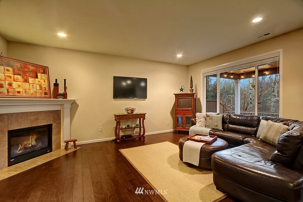 13734 174th Avenue Southeast Renton, WA 98059 - Photo 3 of 21