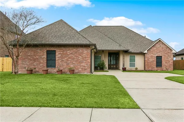 $345,000 | 8669 Sandpiper Street, Denham Springs, LA 70706