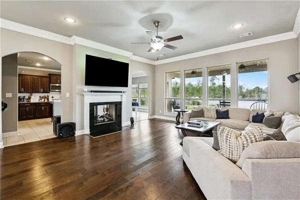 $342,500 | 8669 Sandpiper Street, Denham Springs, LA 70706