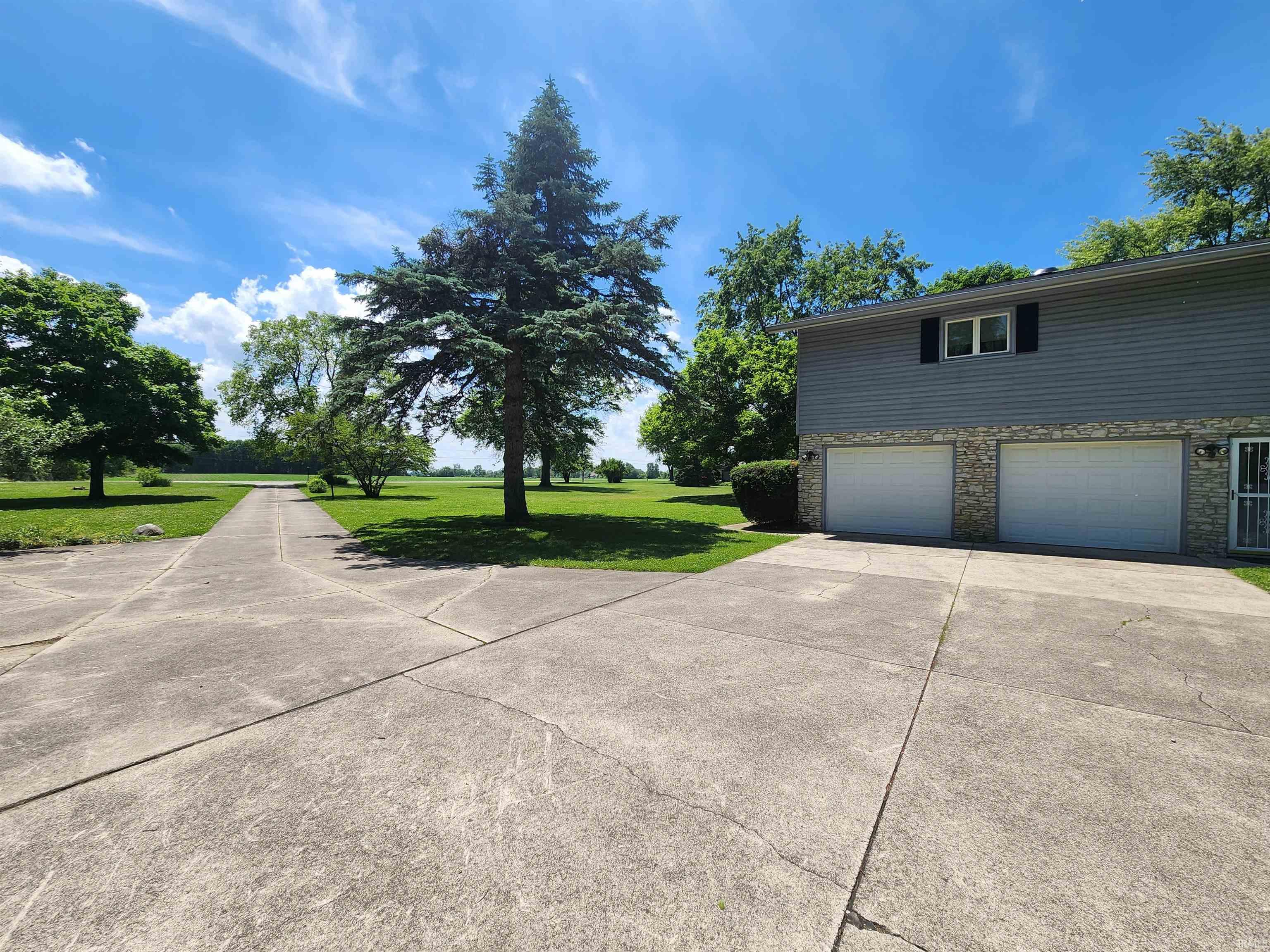7300 West Nixon Road Yorktown, IN 47396 - Photo 9 of 38