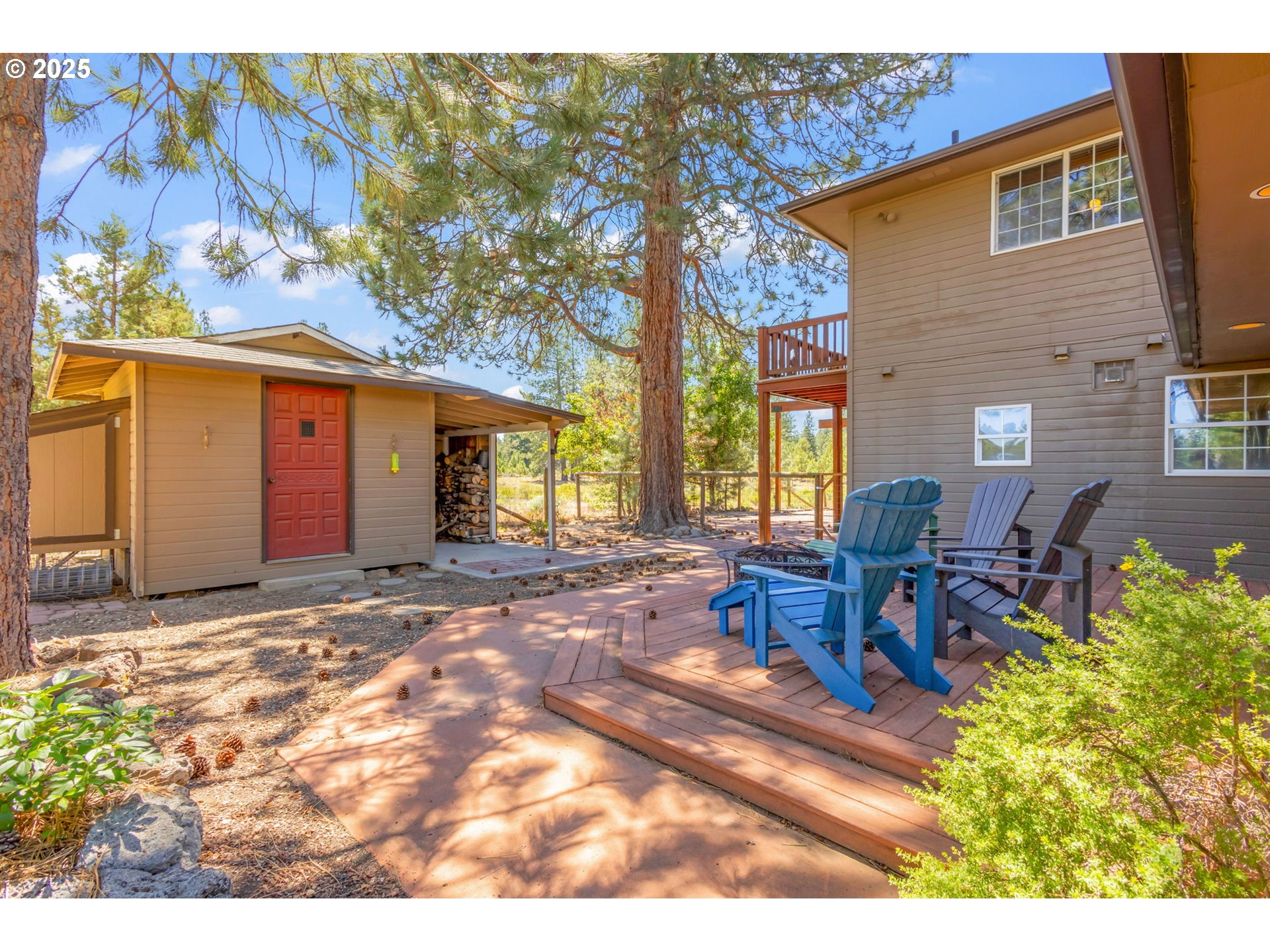 19723 Buck Canyon Road Bend, OR 97702 - Photo 32 of 48 a view of outdoor space yard and porch