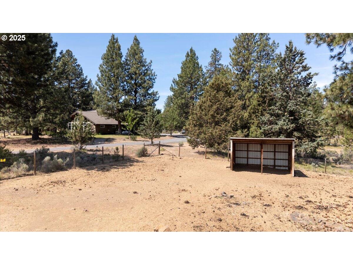 19723 Buck Canyon Road Bend, OR 97702 - Photo 47 of 48 a outdoor space with a sink
