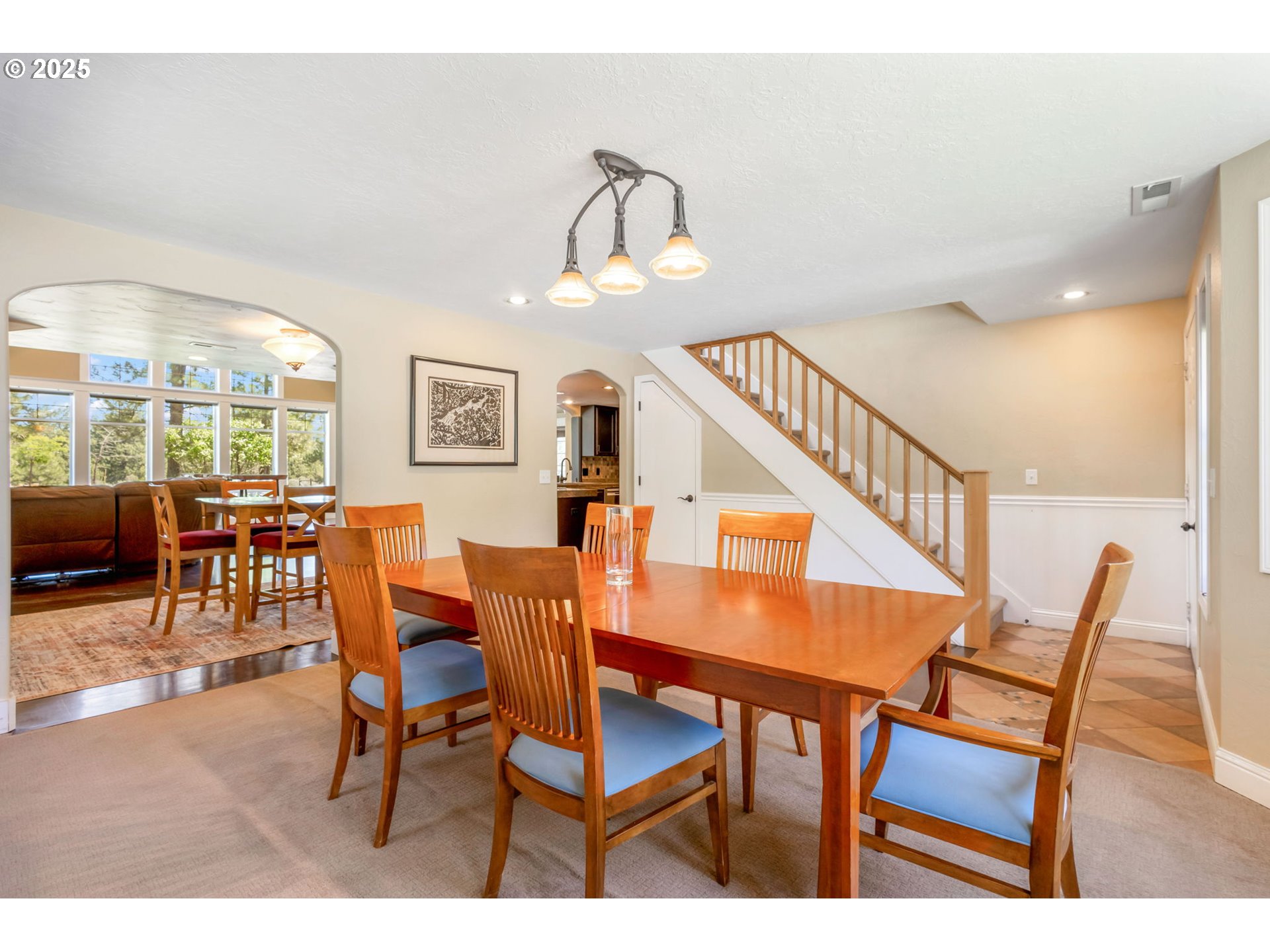 19723 Buck Canyon Road Bend, OR 97702 - Photo 5 of 48 a dining room with furniture and window