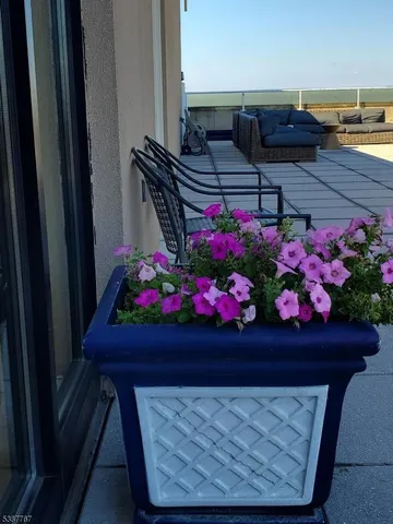 $1,975 | 1 Carriage City Plaza, Unit 1115, Rahway, NJ 07065