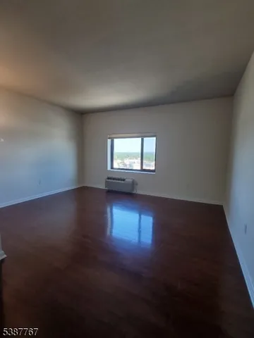 $1,975 | 1 Carriage City Plaza, Unit 1115, Rahway, NJ 07065