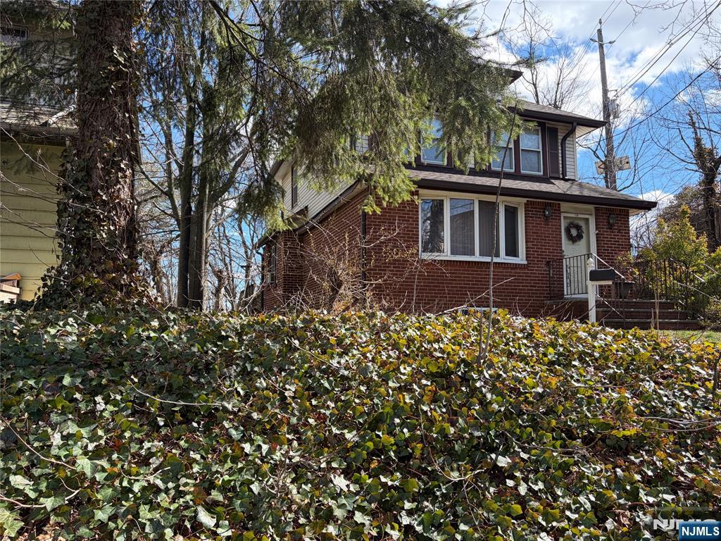 528 Terrace Avenue Hasbrouck Heights, NJ 07604 - Photo 1 of 18