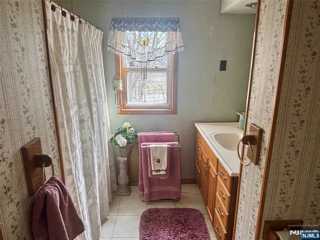 528 Terrace Avenue Hasbrouck Heights, NJ 07604 - Photo 15 of 18