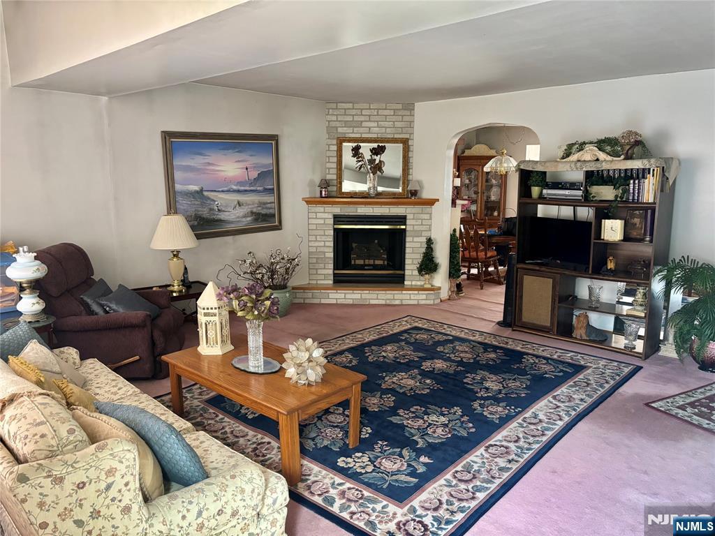 528 Terrace Avenue Hasbrouck Heights, NJ 07604 - Photo 4 of 18