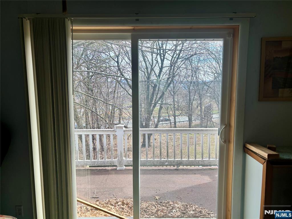 528 Terrace Avenue Hasbrouck Heights, NJ 07604 - Photo 8 of 18