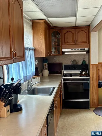 $499,900 | 528 Terrace Avenue, Hasbrouck Heights, NJ 07604