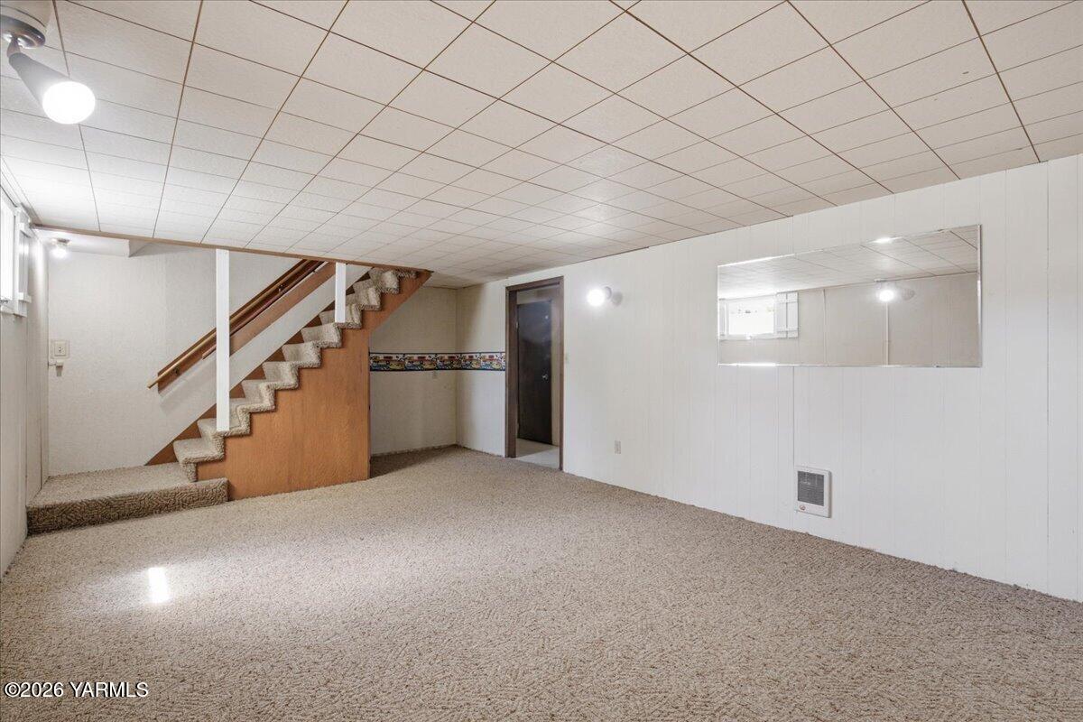 111 Sunset Way Zillah, WA 98953 - Photo 20 of 44 Basement living room