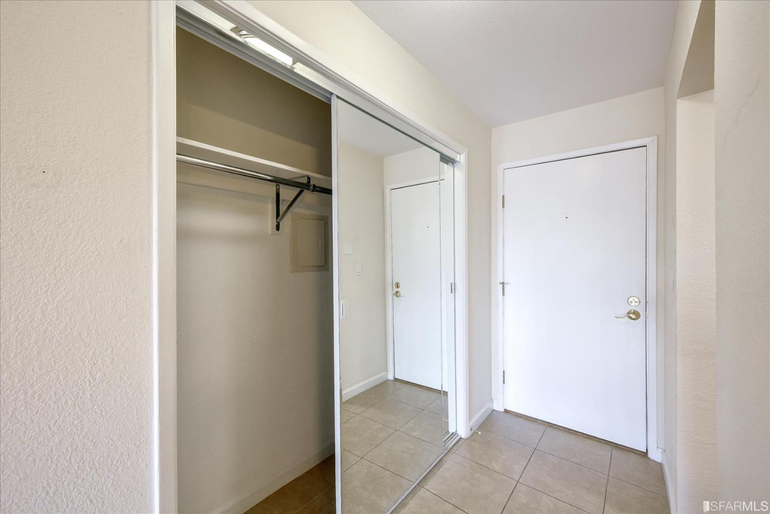 466 Crescent Street, Unit 310 Oakland, CA 94610 - Photo 4 of 24 a view of an empty room