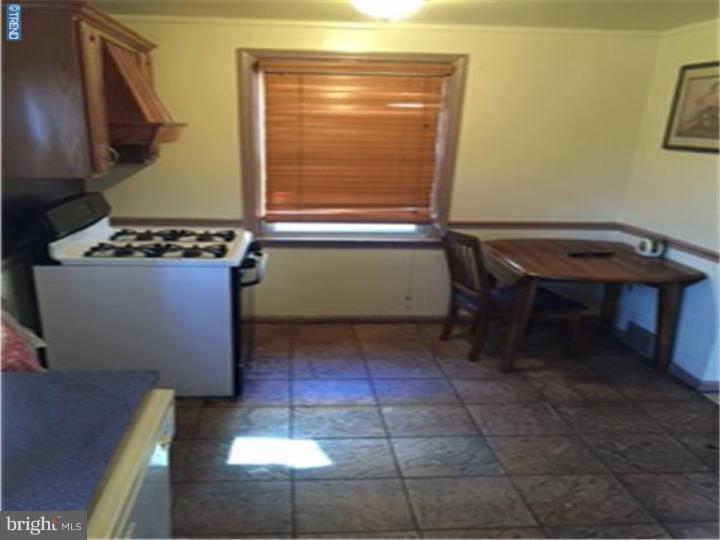 324 Laurel Road Sharon Hill, PA 19079 - Photo 6 of 14 Gallery Image 6