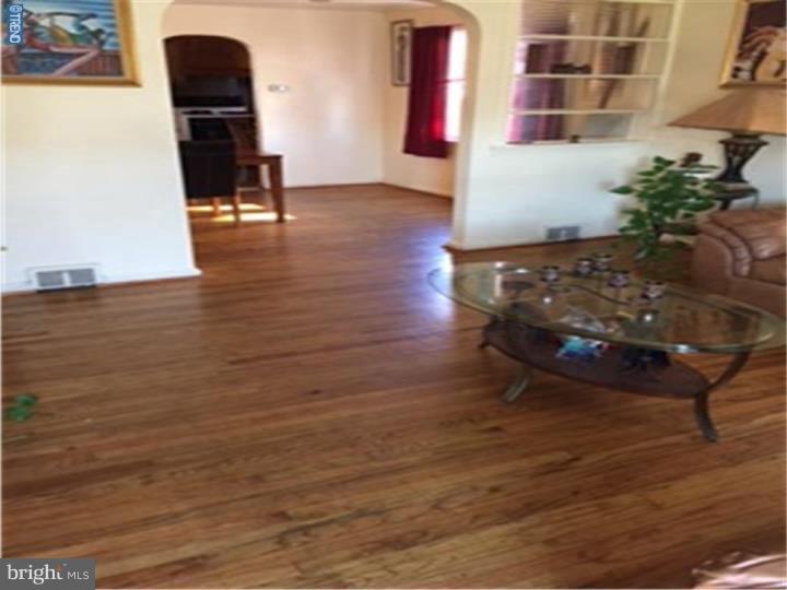 324 Laurel Road Sharon Hill, PA 19079 - Photo 7 of 14 Gallery Image 7