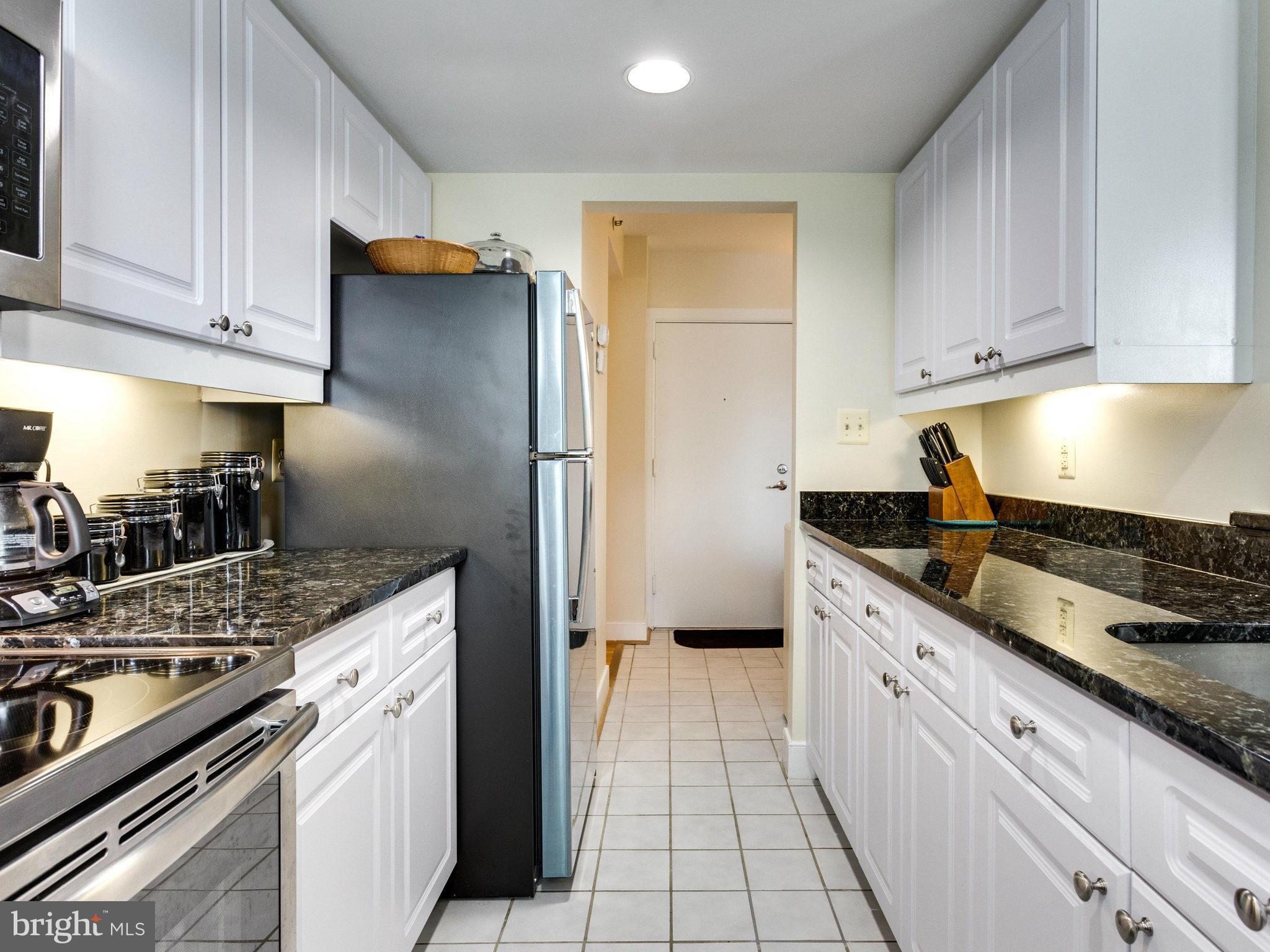 1727 R Street Northwest, Unit 504 Washington, DC 20009 - Photo 13 of 30 Kitchen