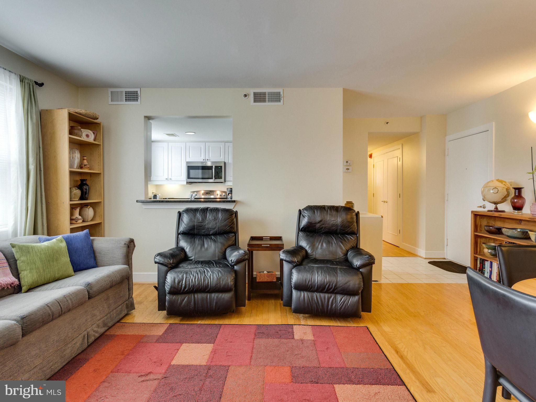1727 R Street Northwest, Unit 504 Washington, DC 20009 - Photo 14 of 30 Living Room