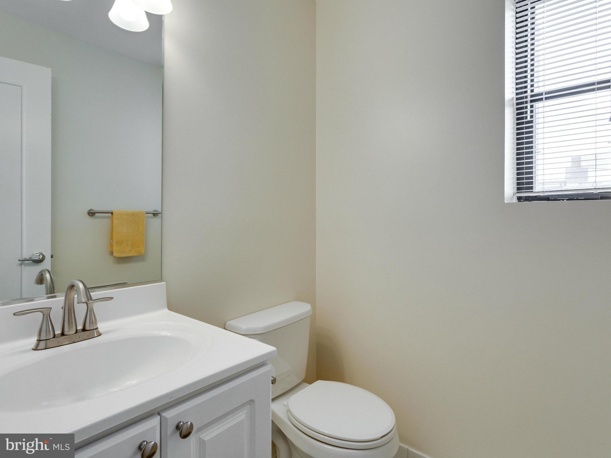 1727 R Street Northwest, Unit 504 Washington, DC 20009 - Photo 19 of 30 Bath