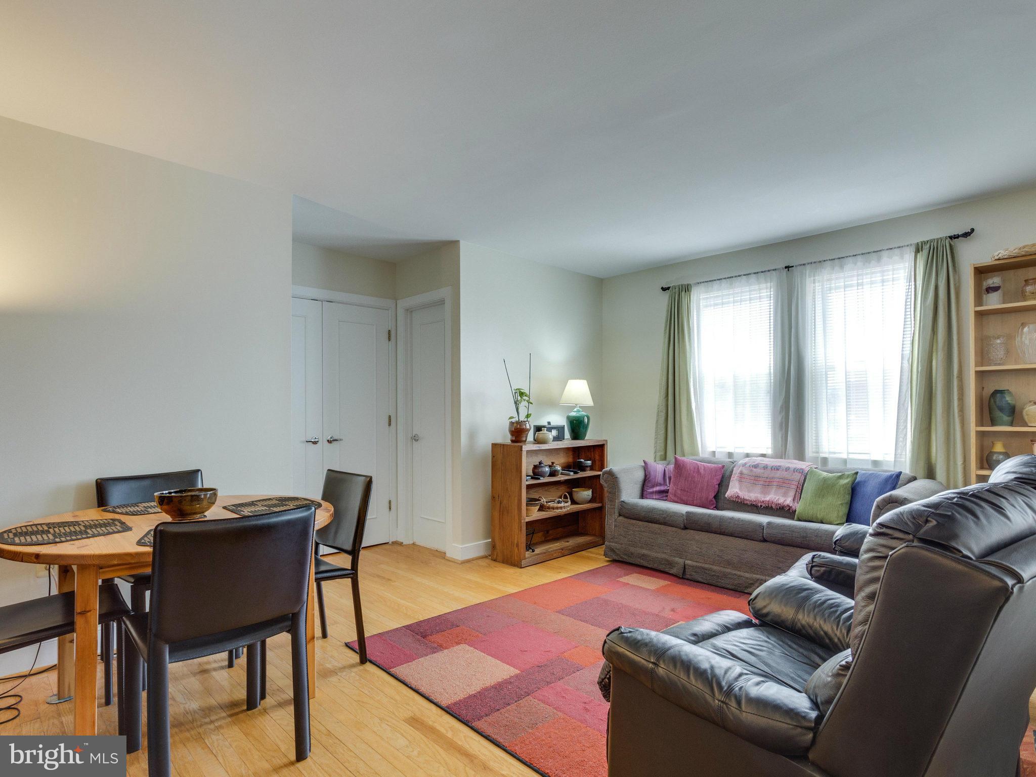 1727 R Street Northwest, Unit 504 Washington, DC 20009 - Photo 5 of 30 Living Room
