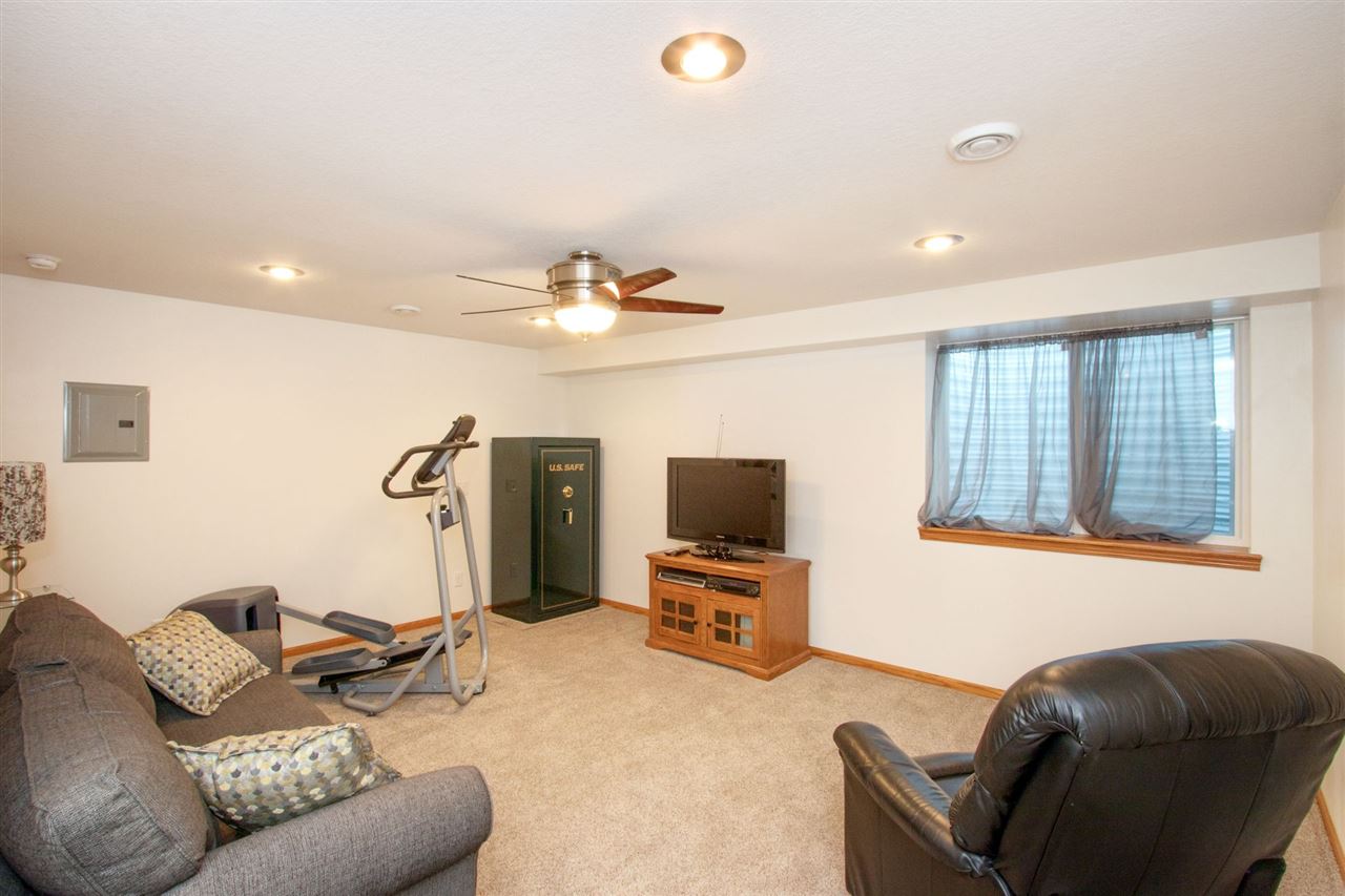 3367 Midway Road Marion, IA 52302 - Photo 15 of 35 Gallery Image 15