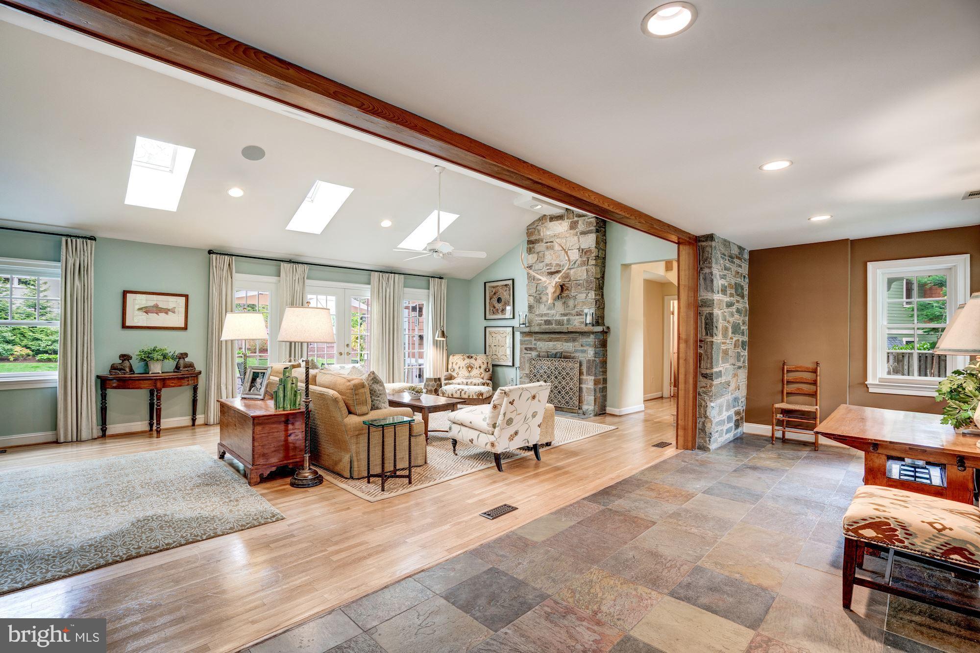 6705 Persimmon Tree Road Bethesda, MD 20817 - Photo 11 of 39