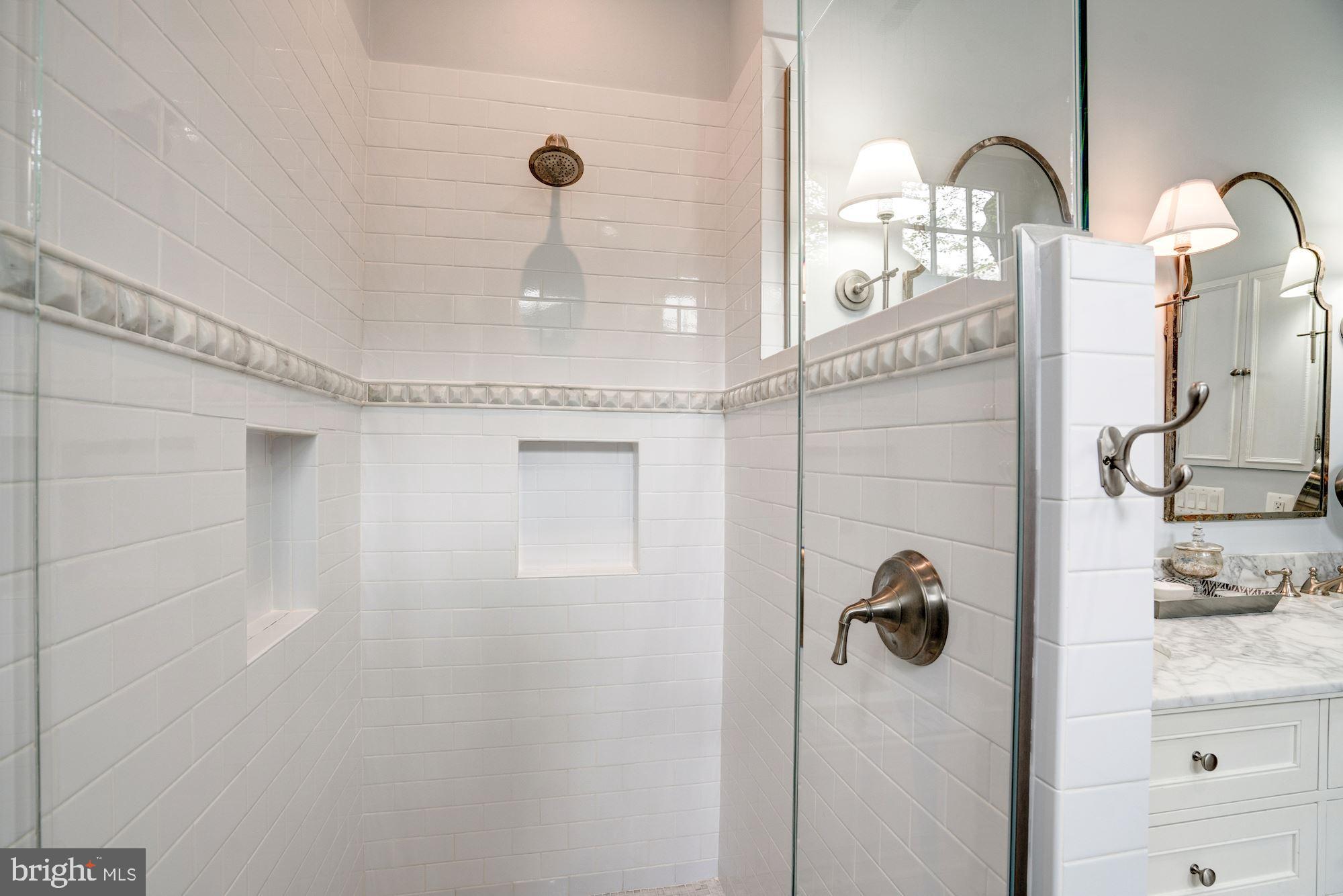 6705 Persimmon Tree Road Bethesda, MD 20817 - Photo 18 of 39