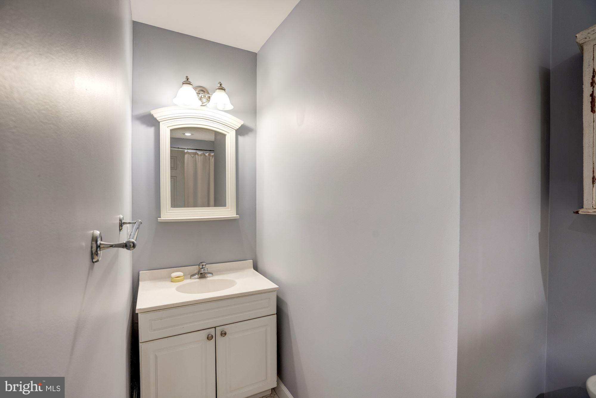 6705 Persimmon Tree Road Bethesda, MD 20817 - Photo 23 of 39