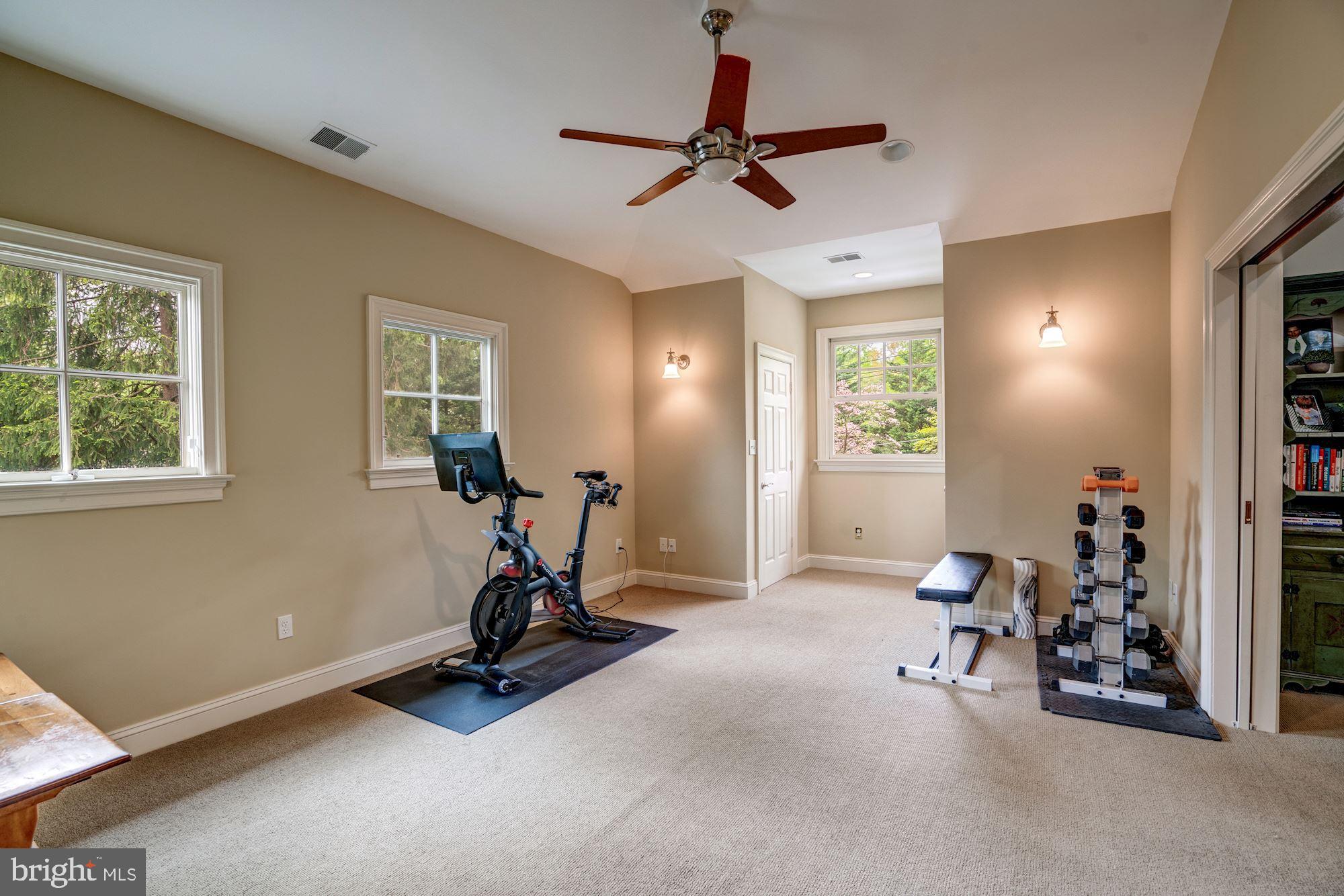 6705 Persimmon Tree Road Bethesda, MD 20817 - Photo 28 of 39