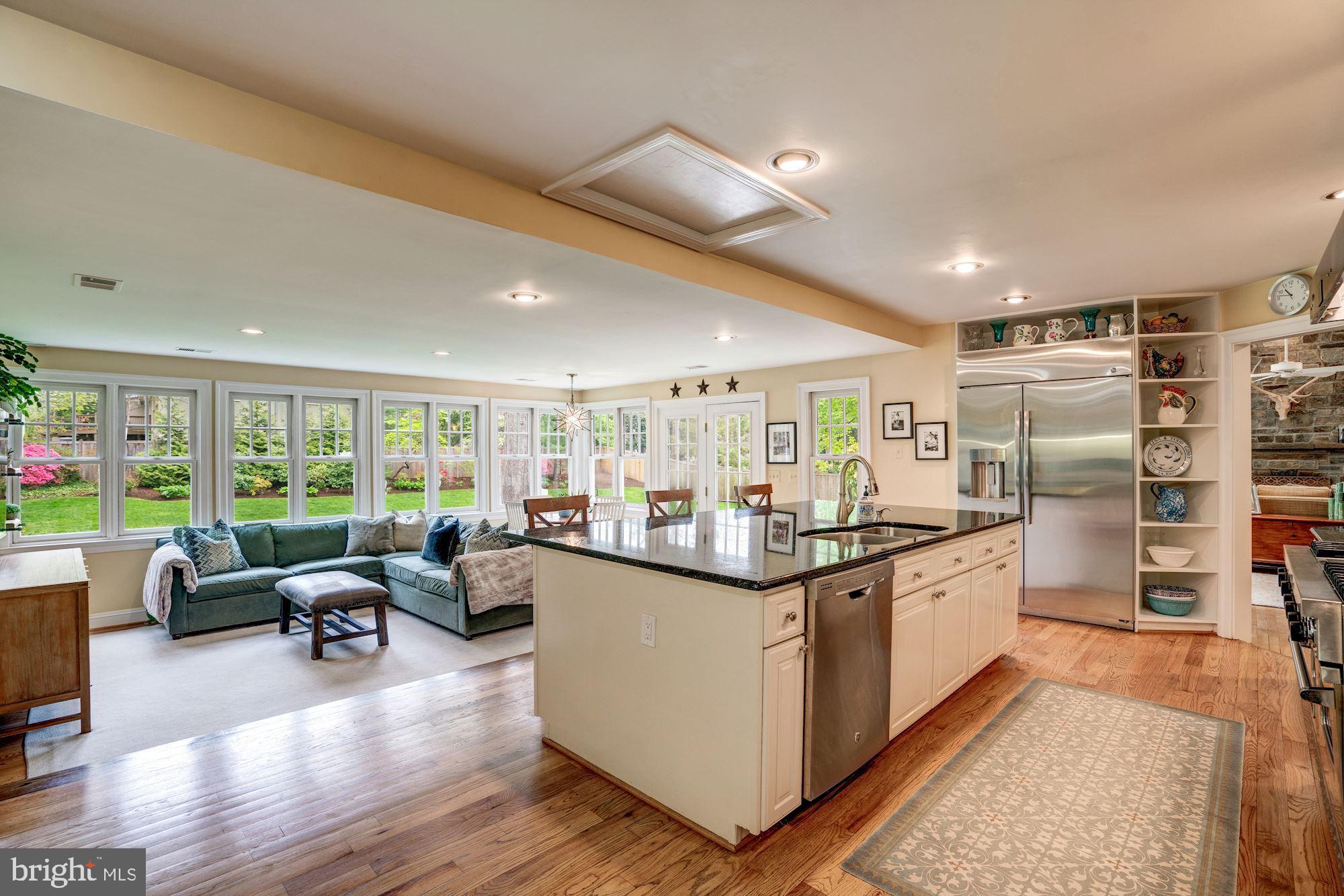 6705 Persimmon Tree Road Bethesda, MD 20817 - Photo 3 of 39