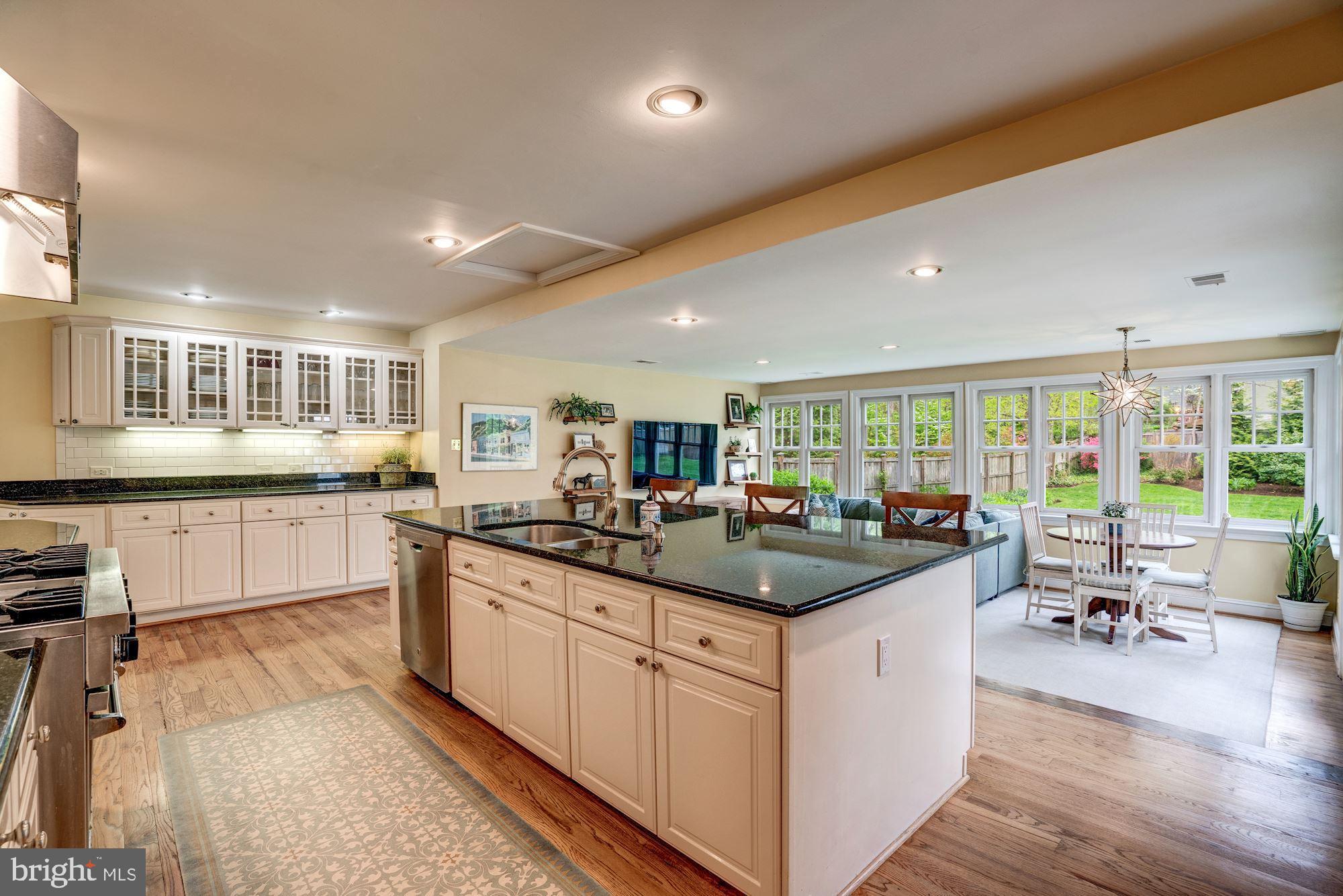 6705 Persimmon Tree Road Bethesda, MD 20817 - Photo 5 of 39