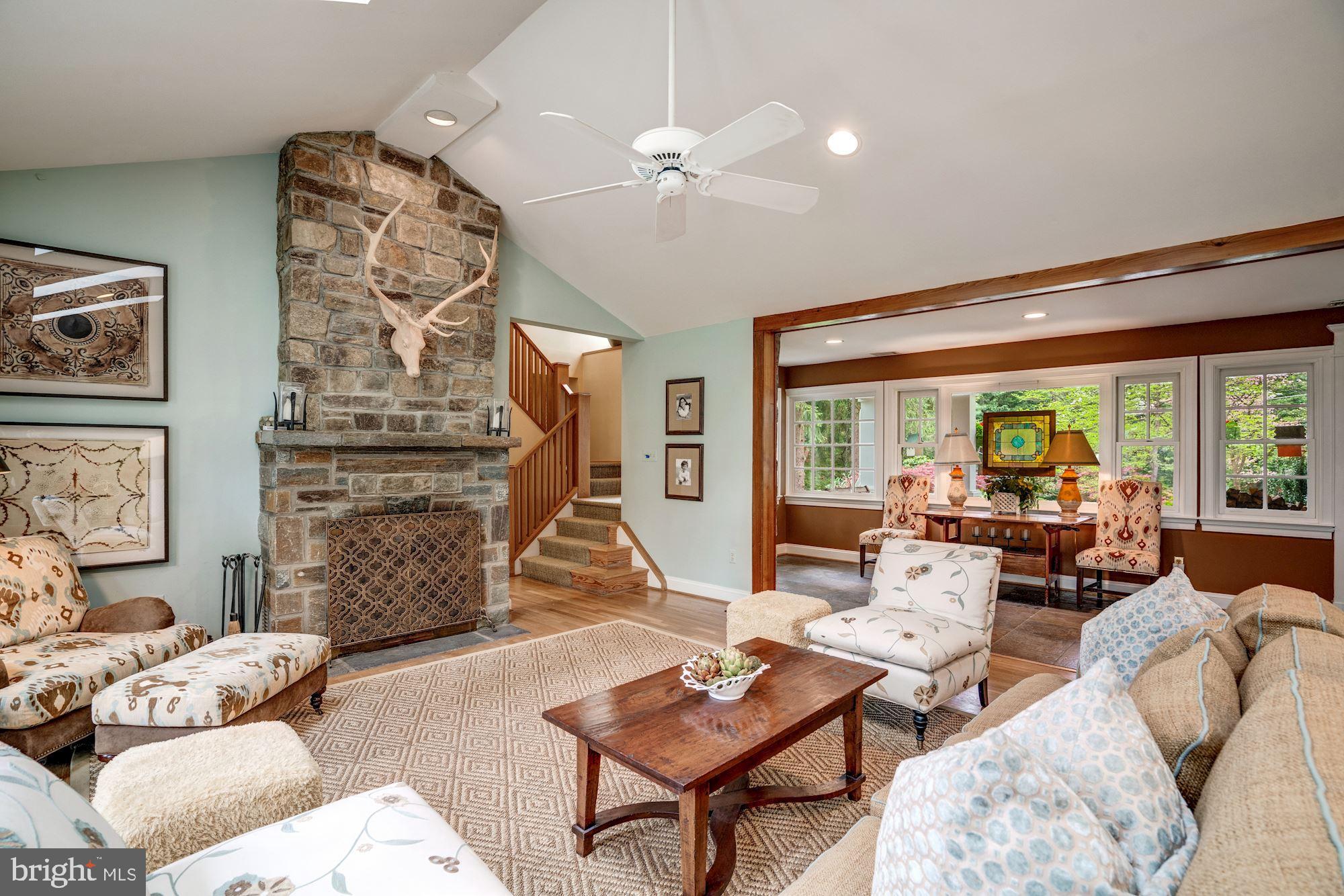 6705 Persimmon Tree Road Bethesda, MD 20817 - Photo 9 of 39