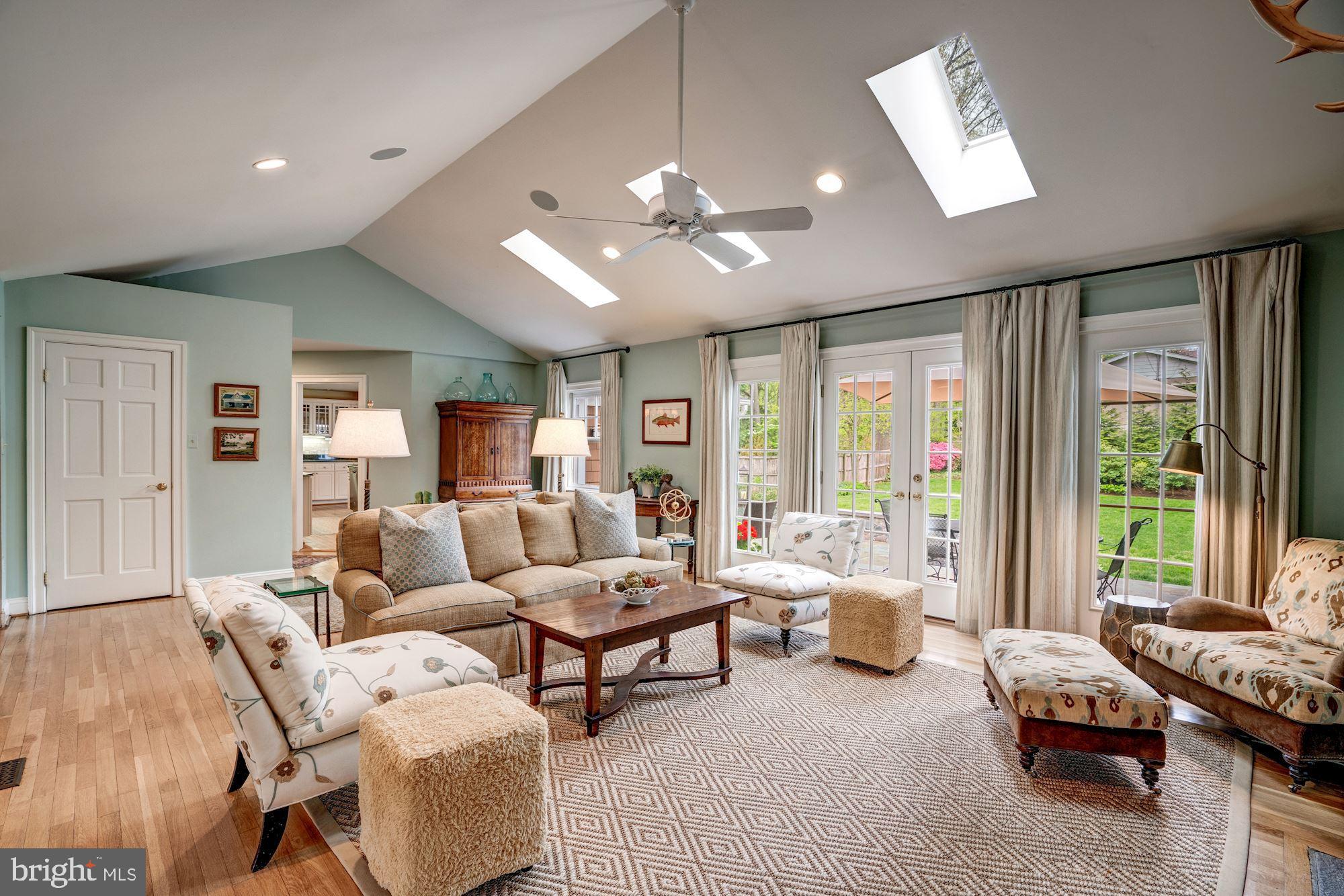 6705 Persimmon Tree Road Bethesda, MD 20817 - Photo 10 of 39