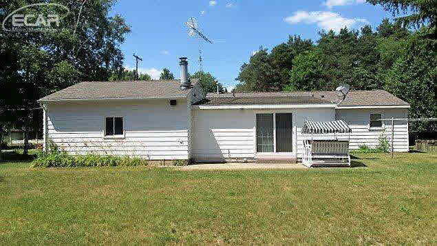 5912 McGrandy Road Bridgeport, MI 48722 - Photo 15 of 17 21122577-14.JPG