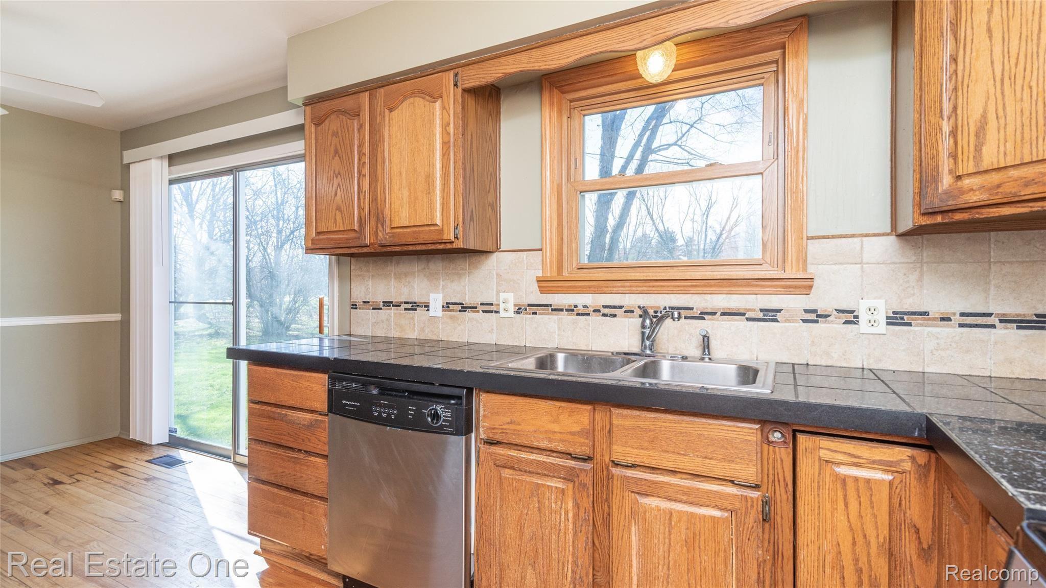 2244 Reid Road Grand Blanc, MI 48439 - Photo 22 of 44 0212220027177_20.jpg