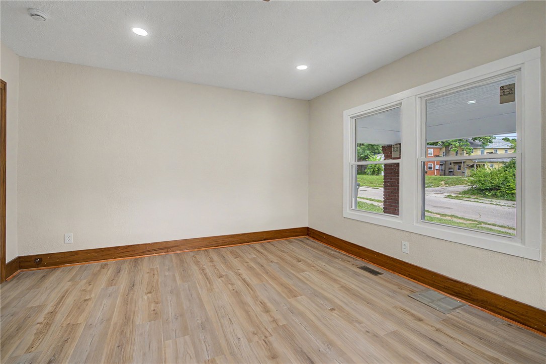 2041 Mayfair Road Dayton, OH 45405 - Photo 8 of 41