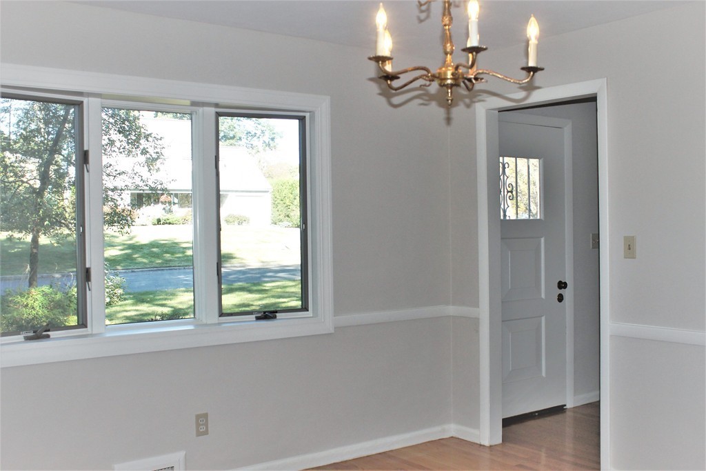 25 Redstone Drive Springfield, MA 01118 - Photo 9 of 24 Gallery Image 9