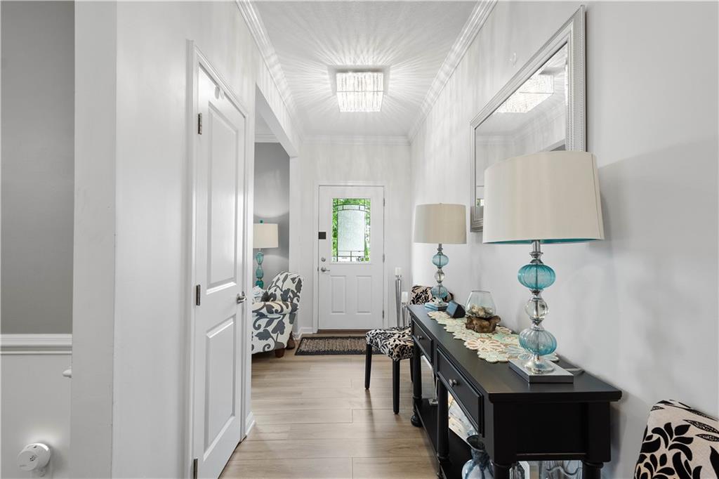 5018 Firwood Drive Canonsburg, PA 15317 - Photo 4 of 50 a view of a livingroom with furniture