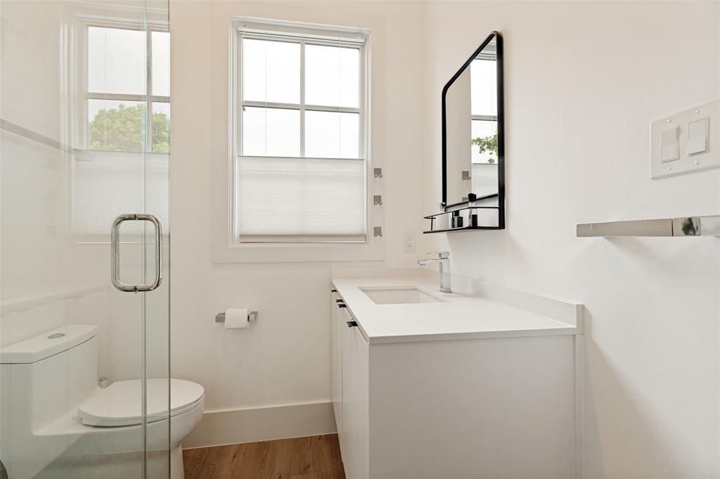 5718 Goodwin Avenue Dallas, TX 75206 - Photo 24 of 24 Guest House Bathroom