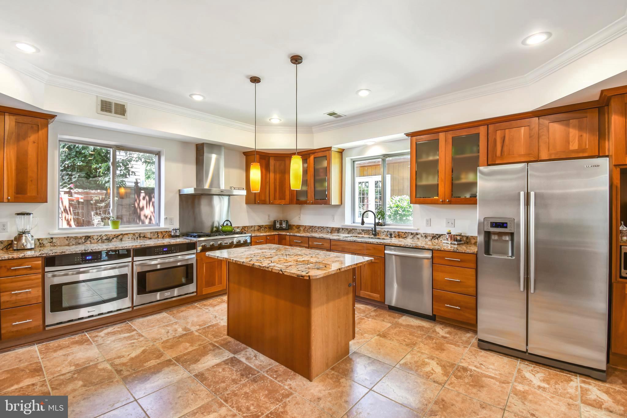 5221 Dalton Road Springfield, VA 22151 - Photo 4 of 39