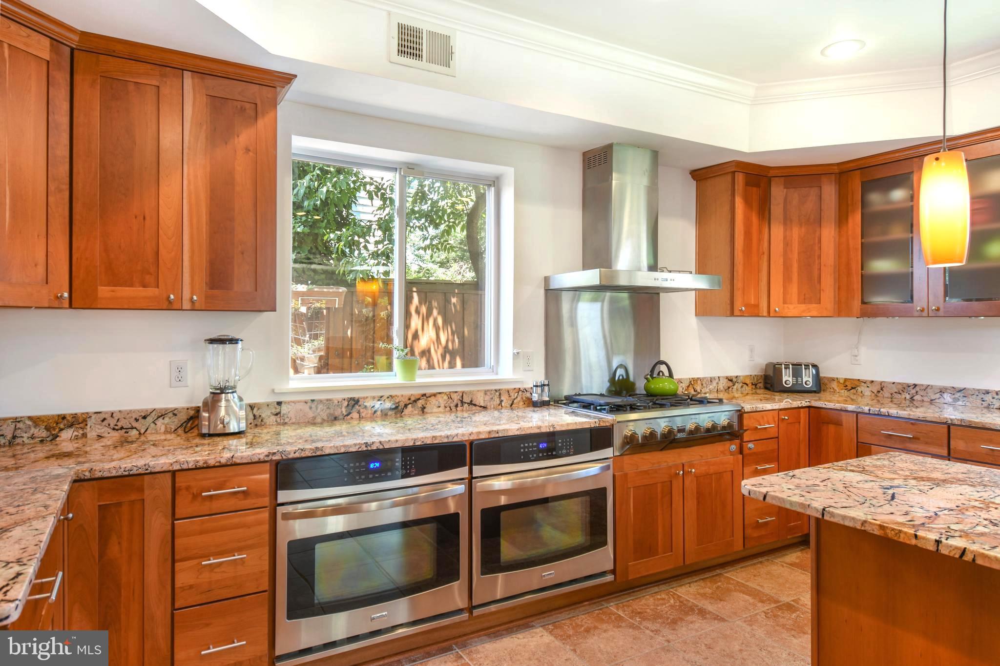 5221 Dalton Road Springfield, VA 22151 - Photo 6 of 39