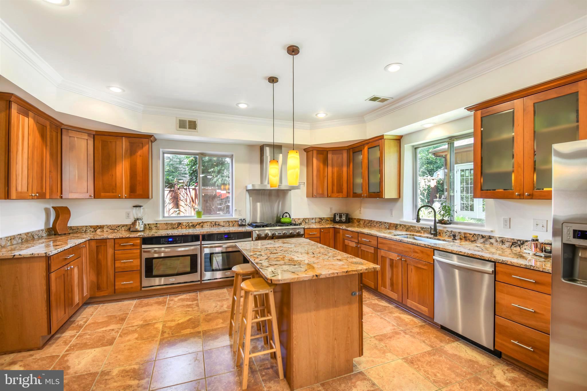 5221 Dalton Road Springfield, VA 22151 - Photo 8 of 39