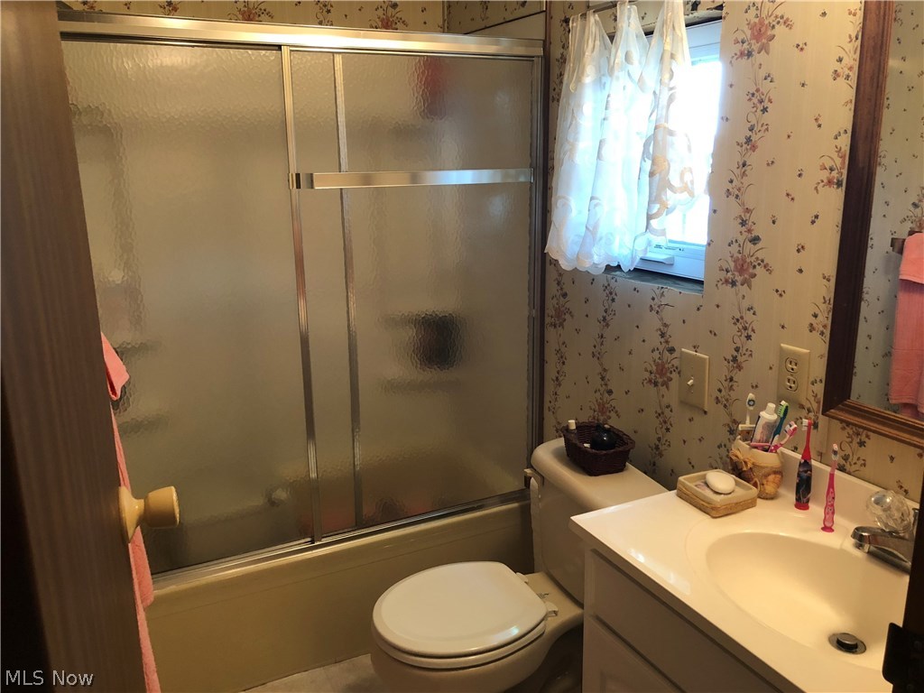1600 North Buck Road, Unit 98 Lakeside Marblehead, OH 43440 - Photo 27 of 32 Full Main Bath.