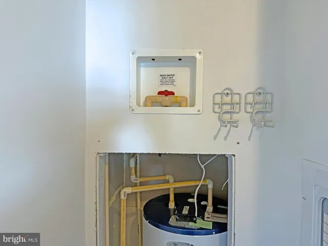 a view of walk in closet