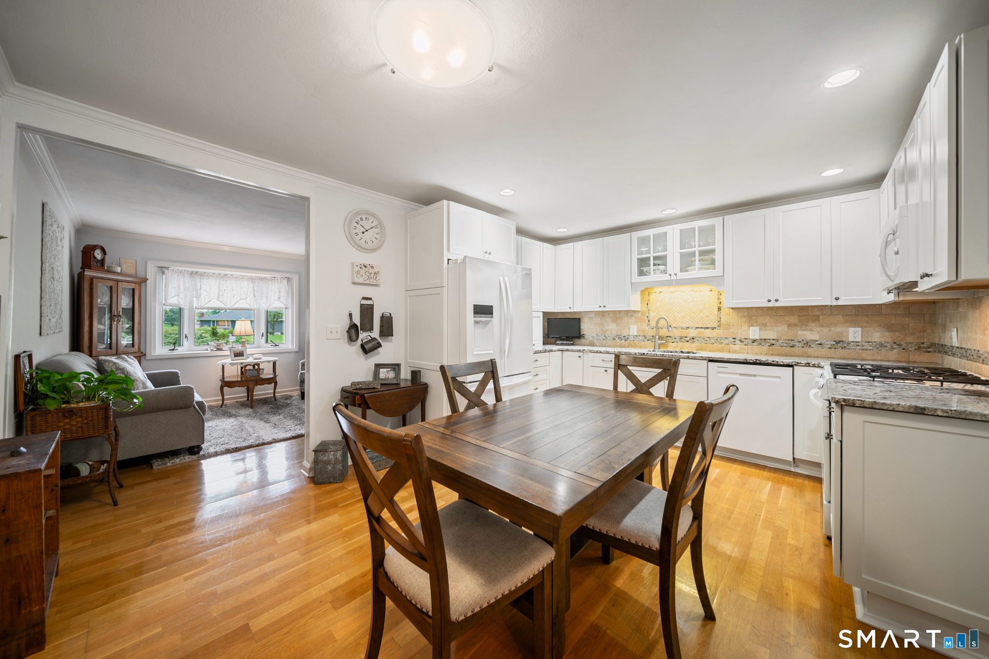 32 Hawley Road Danbury, CT 06811 - Photo 5 of 40 Gallery Image 5