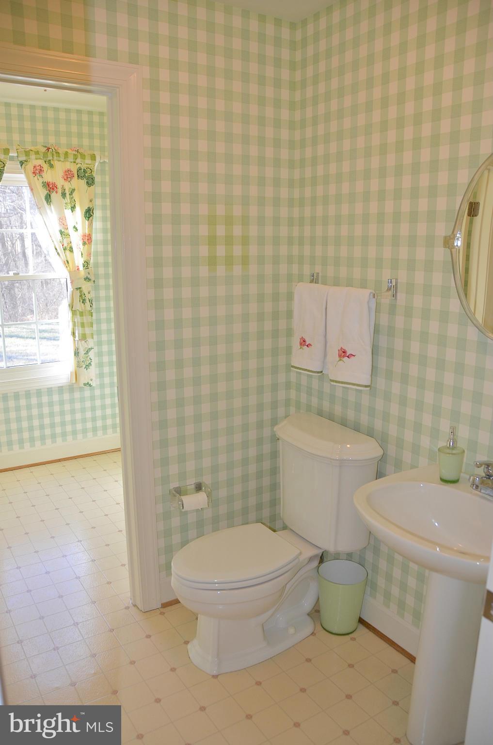 319 Dodon Road Davidsonville, MD 21035 - Photo 18 of 30 Bath