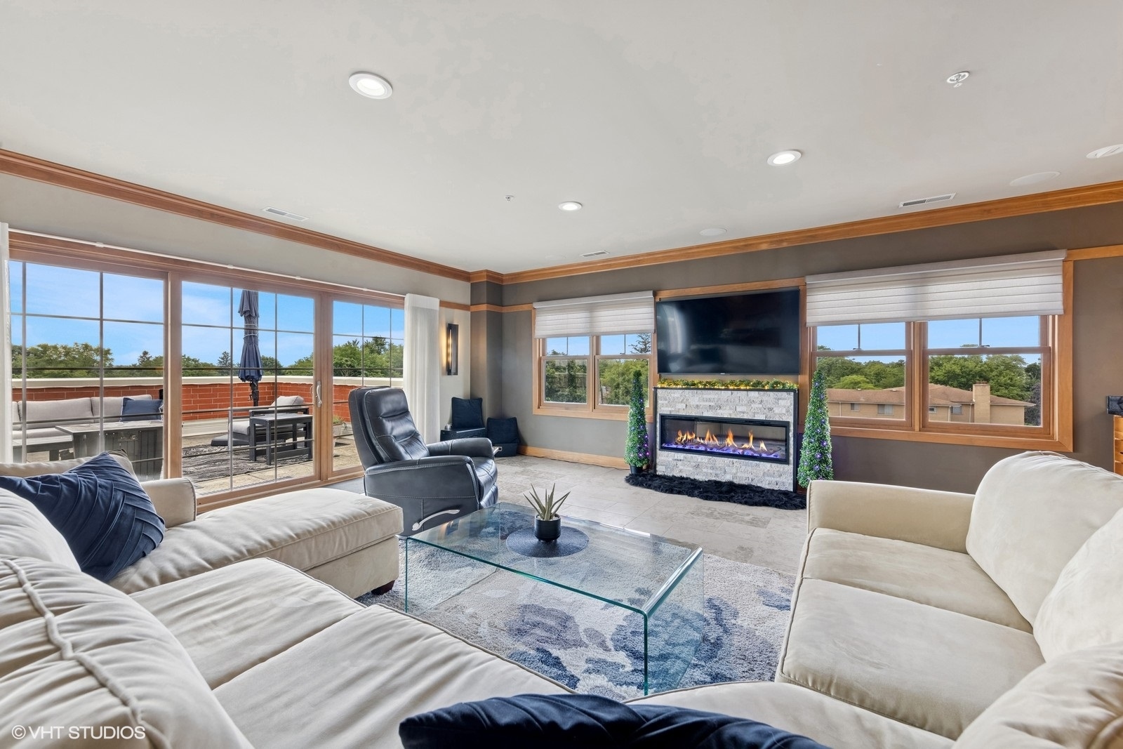 14 South Prospect Street, Unit 508 Roselle, IL 60172 - Photo 4 of 23 a living room with furniture and a large window