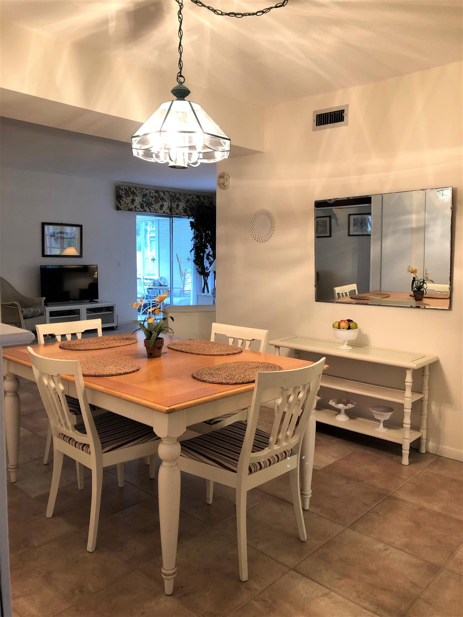 25 Southeast 13th Street, Unit A1 Boca Raton, FL 33432 - Photo 6 of 24 DINING AREA