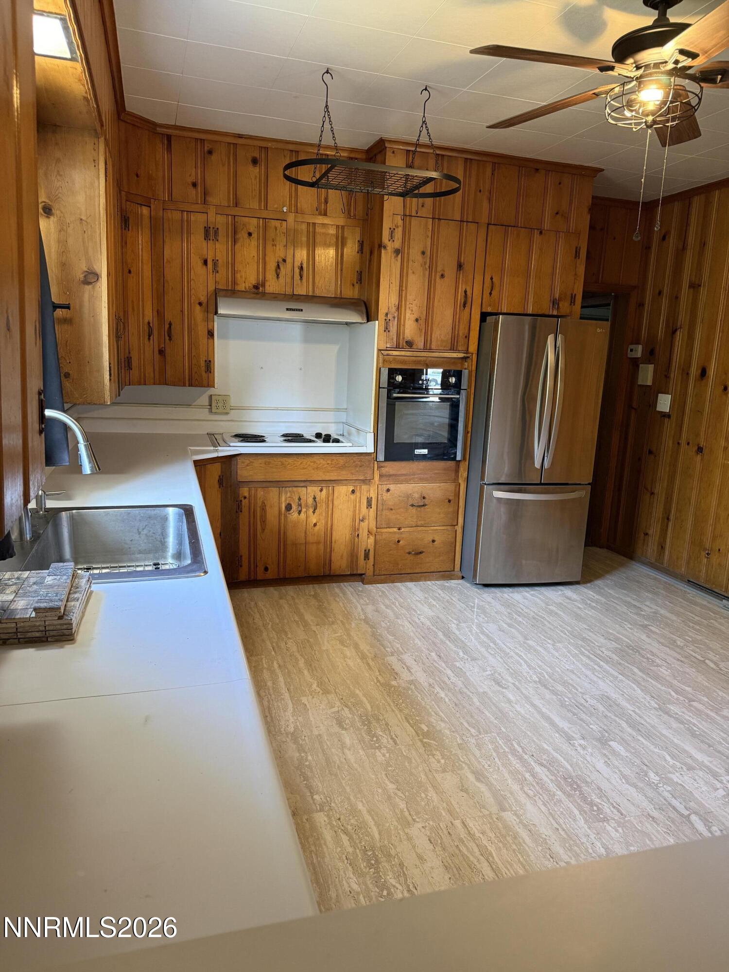 513 South Main Street Yerington, NV 89447 - Photo 2 of 32 Kitchen