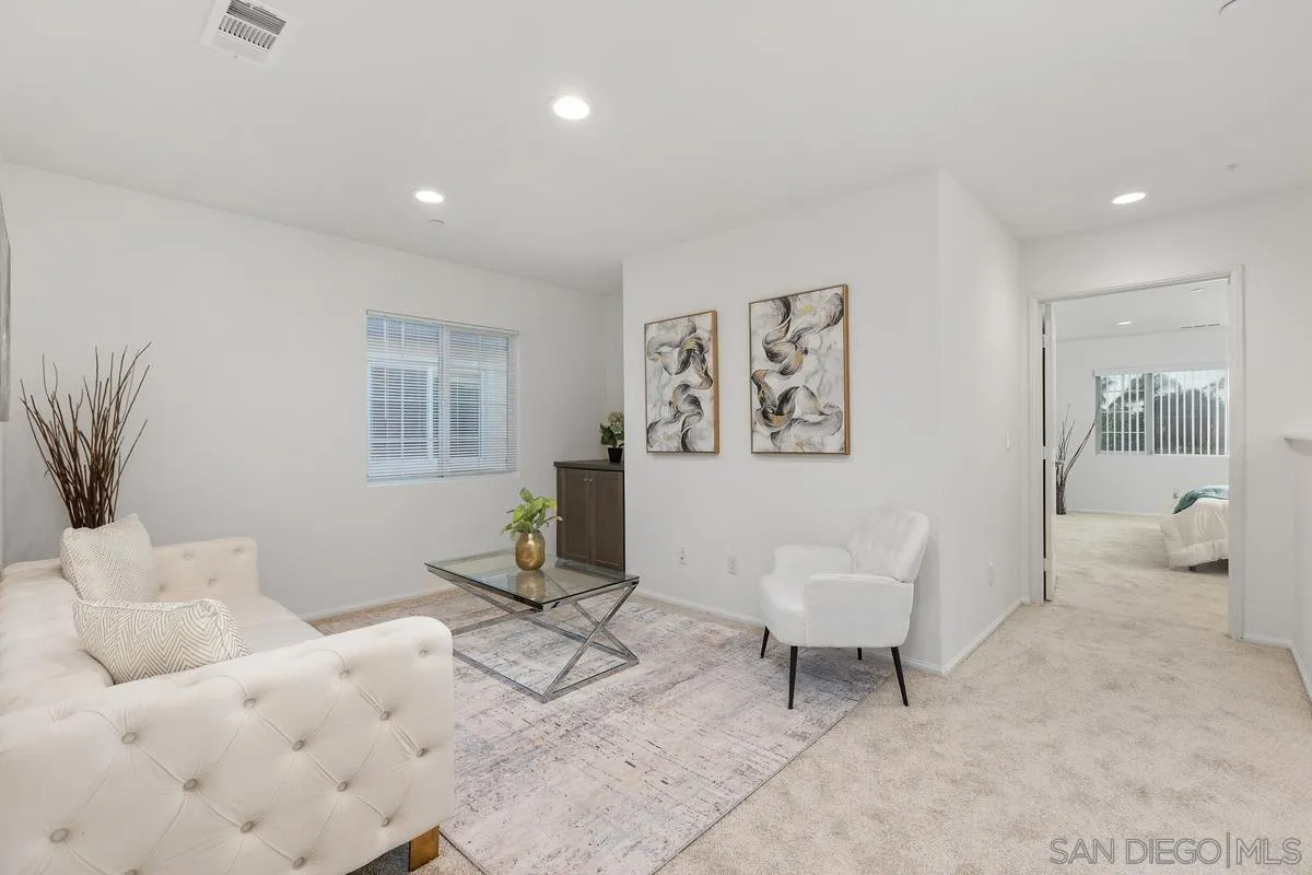 264 Camellia Way Vista, CA 92083 - Photo 2 of 13